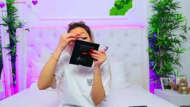 AriannaSins online show from November 21, 1:57 pm