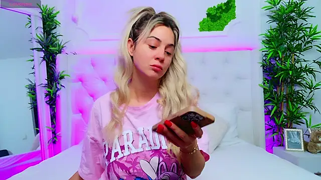 AriannaSins online show from November 17, 1:01 pm