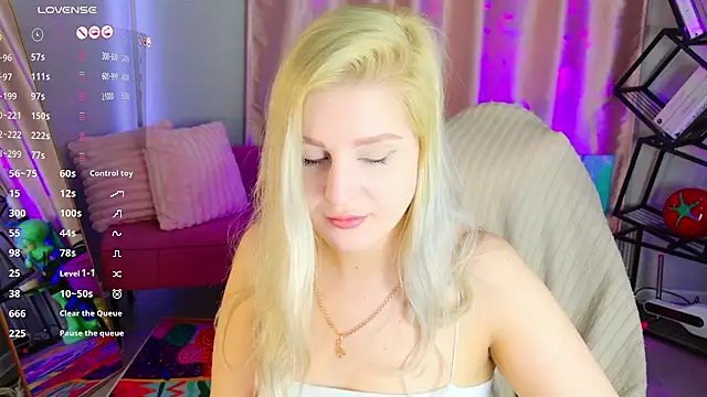 cold blondie online show from May 2, 5:33 am