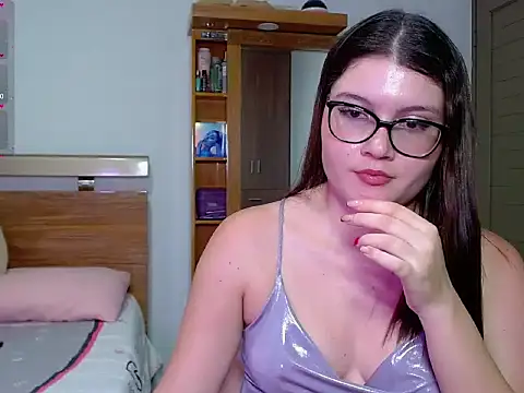 18 girl online show from October 15, 9:23 am