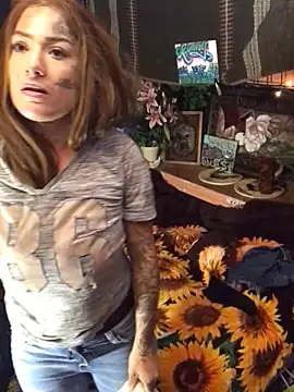 octaviatheillestt online show from November 13, 8:02 am