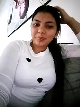 MyaShy online show from February 10, 6:00 pm