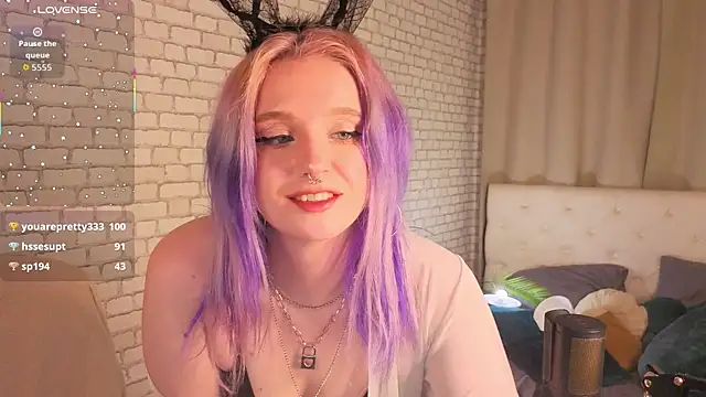 AleksaDivine online show from November 12, 9:35 pm