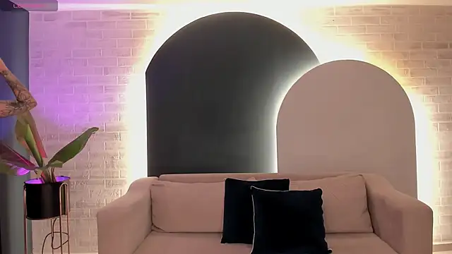 ChristineFord  online show from October 28, 3:07 pm