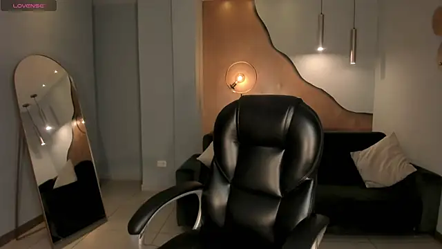 ScarlettBlaze  online show from December 19, 1:03 pm