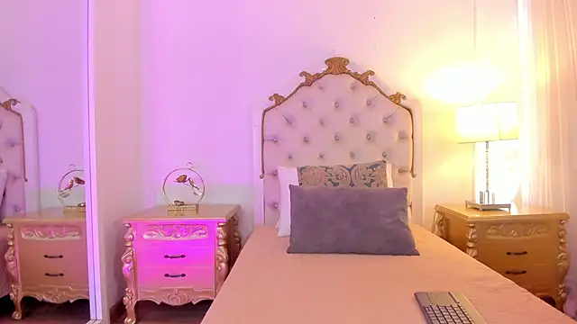 jessi lopez45 online show from April 21, 7:32 pm