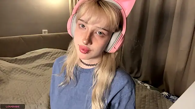 Milkmoriee online show from November 1, 3:27 pm