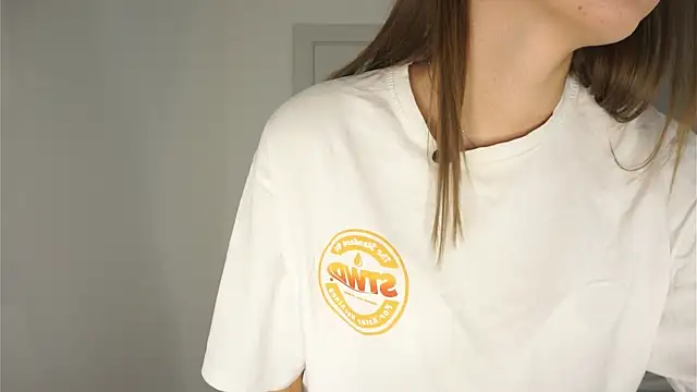 BrynnHolverson online show from November 17, 6:52 pm