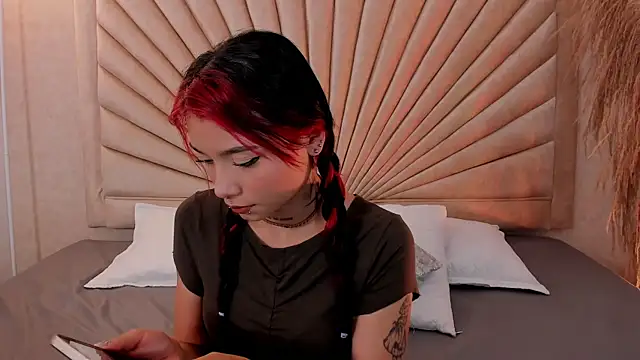 Emma duff online show from November 21, 1:24 pm