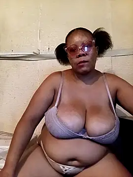 boobsqueenxo online show from January 7, 12:08 pm