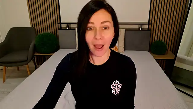 DitaNoir online show from April 29, 6:16 am
