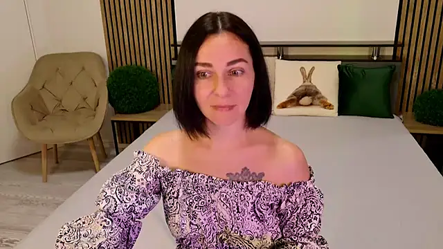 DitaNoir online show from July 25, 8:21 am