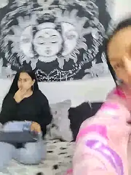 emily n abby online show from June 9, 1:10 pm