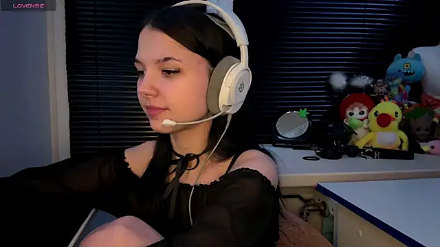 HanaMantanaDell online show from November 28, 3:26 pm