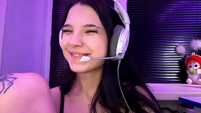 HanaMantanaDell online show from December 13, 7:53 pm