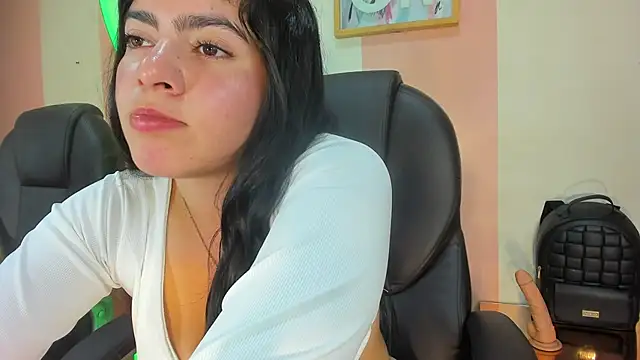 talialadyx online show from November 29, 8:46 pm