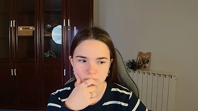 May Bloom online show from October 22, 5:23 am