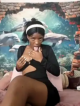 AfricanBarbiee69 online show from June 19, 1:36 pm