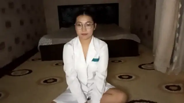 LinneaHyles online show from December 4, 2:52 pm