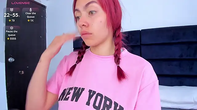 melanie roux   online show from November 26, 12:39 pm