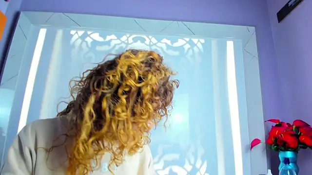 EmiliRouse  online show from October 25, 4:09 am