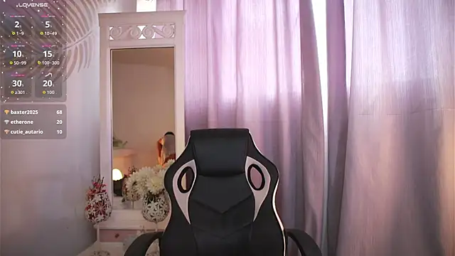 Scarlett Keller online show from November 25, 8:20 pm