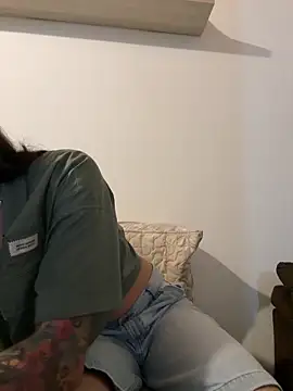 valeriahornier online show from February 13, 4:14 am