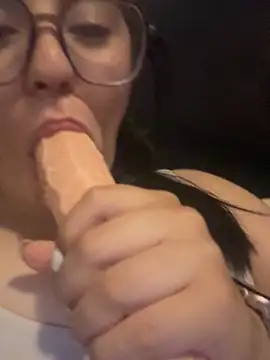 milky denni online show from March 17, 8:02 pm