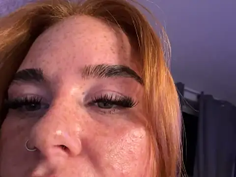 Ellieskyyee1 online show from March 11, 9:06 pm