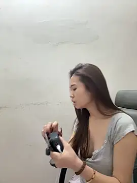 aaaaawhate online show from March 12, 11:57 am