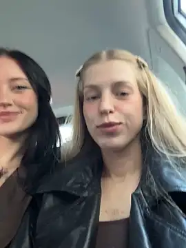 kira mia online show from May 1, 4:21 pm