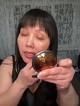 Love  Mom online show from March 22, 9:54 pm