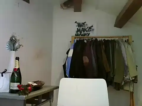 DeboraMee online show from October 27, 4:46 pm