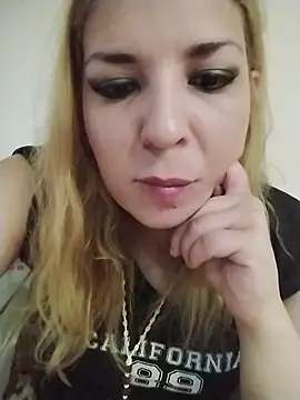 Shakyy6767 online show from December 15, 6:51 am