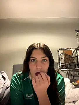 Brunnettebabe007 online show from December 2, 1:07 am