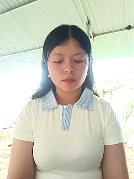 lisa-bae00 online show from April 29, 4:48 am