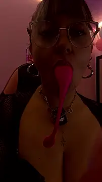 Pinkvixen69 online show from August 6, 5:09 pm