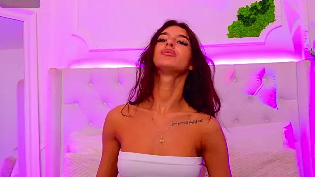 ElisaCharm online show from May 28, 4:10 am