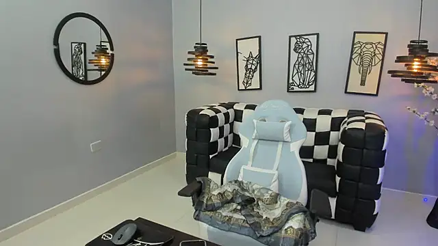 Bianca Millf online show from June 16, 3:18 am