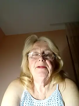 AmyLove353 online show from October 28, 4:07 am