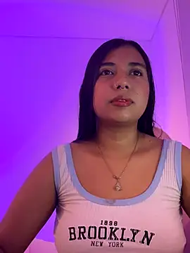 aly nicols online show from October 25, 11:44 pm