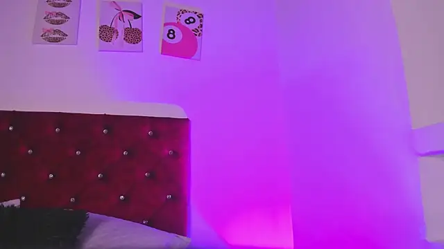 kittymonroe1 online show from June 26, 6:20 pm