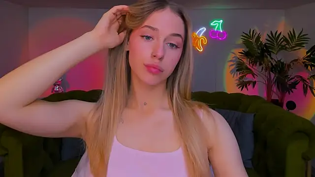 sassy cutie online show from November 13, 8:08 pm