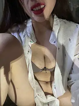 kitty-20x online show from October 24, 6:37 pm