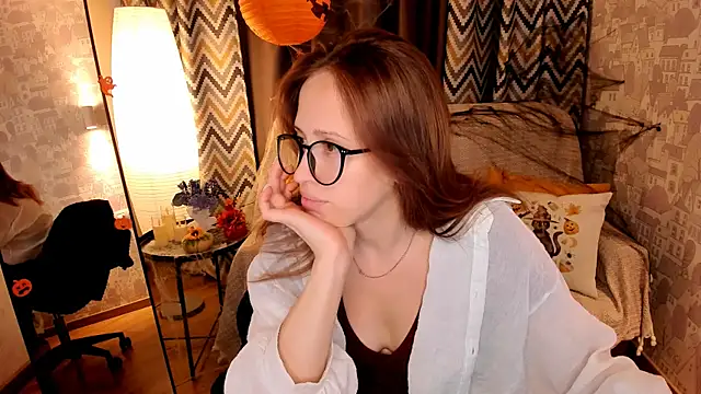 SilverMoon  online show from October 23, 8:53 am