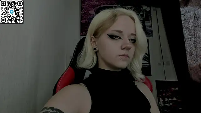 Holy Mistress S online show from July 28, 9:07 am
