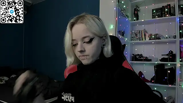 Holy Mistress S online show from December 14, 10:32 am