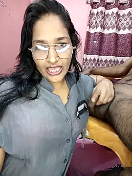 CoupleShow 432 online show from May 12, 6:14 pm
