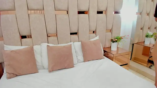 agatha mendoza  online show from November 1, 2:21 pm