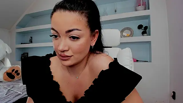 juliexxx online show from March 13, 1:23 pm